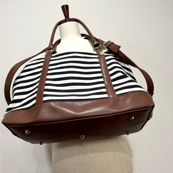 True Born charcoal and white striped canvas duffle bag / gym bag / carry-on. - Picture 3 of 10